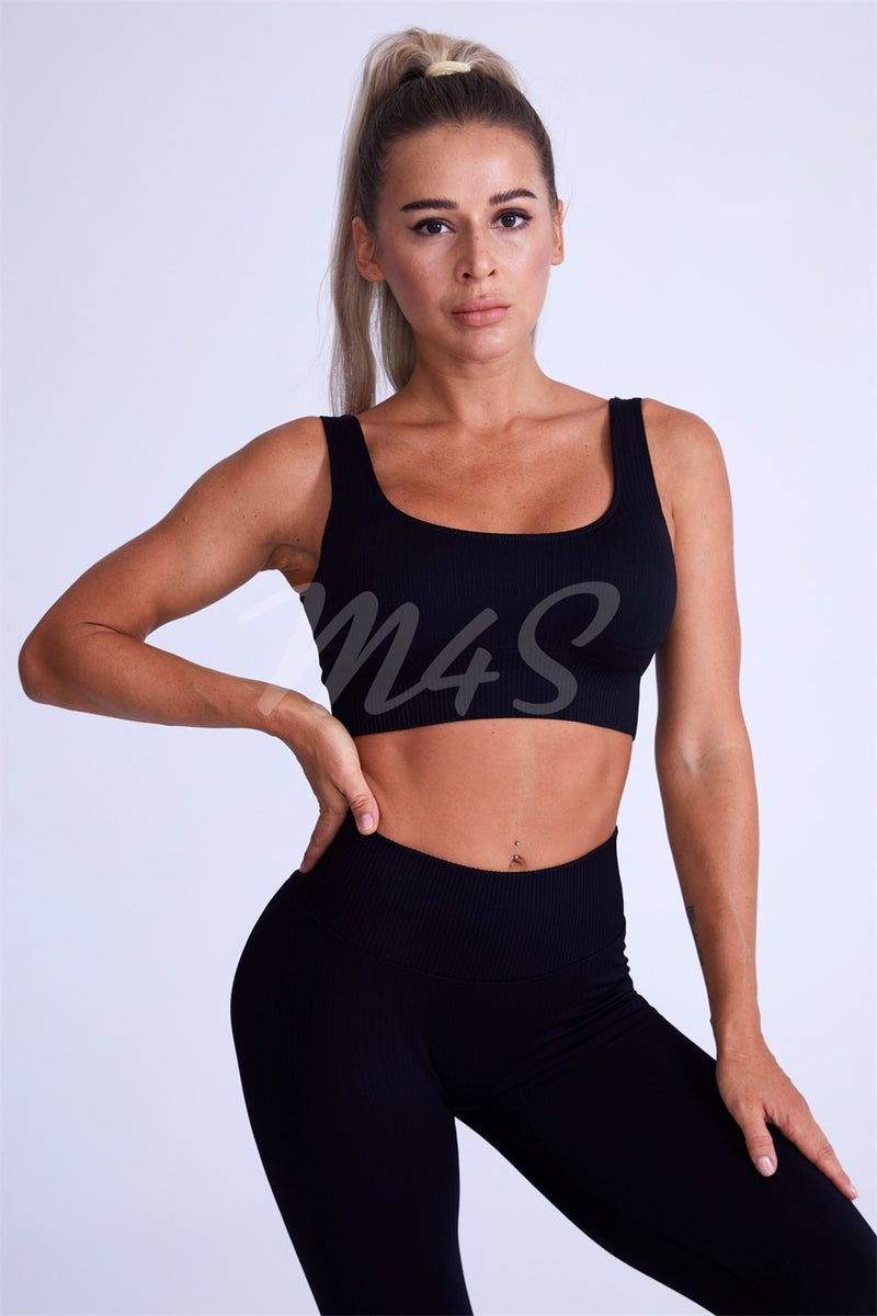 Conjunto feminino esportivo