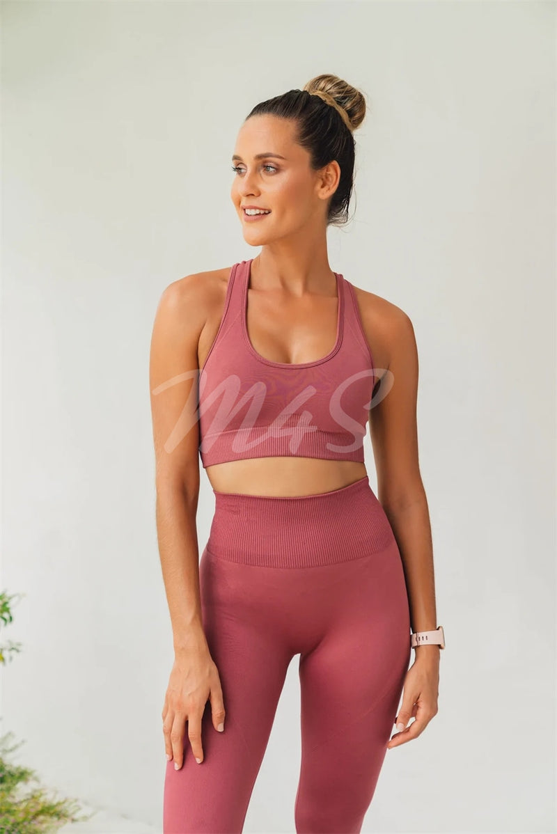 Conjunto feminino esportivo